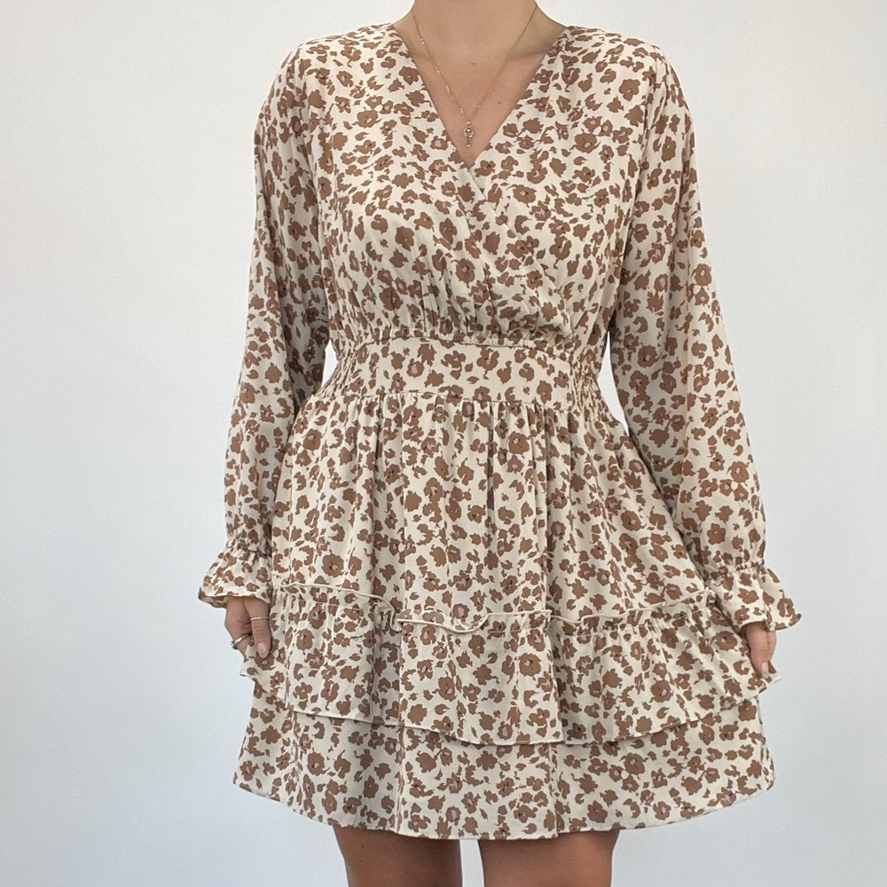 NWT Kori Neutral Floral Tiered Ruffle Babydoll Dress